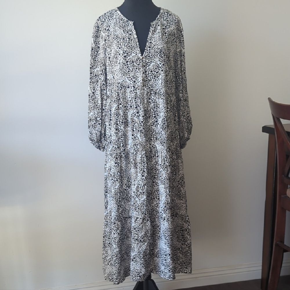 LOFT Black And White Boho Dress Size M Like NEW